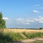 Mit Feldblick شقة